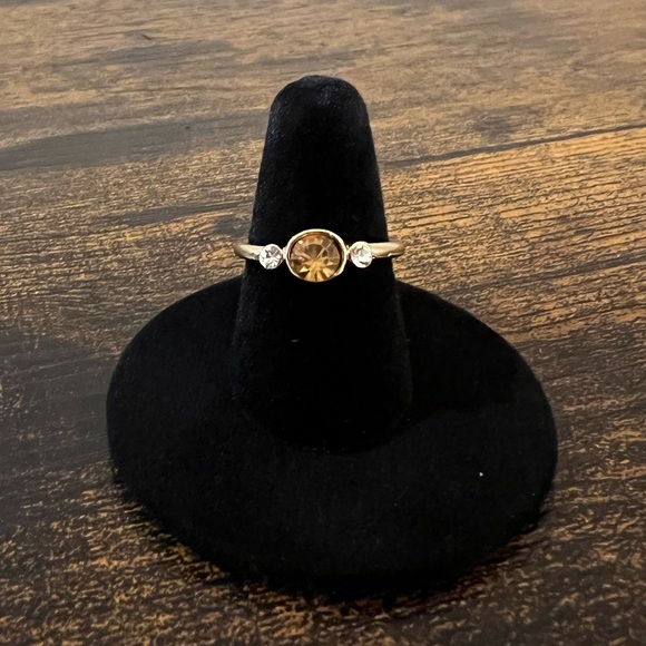 Elegant Gold Gemstone and Rhinestones Ring - Picture 7 of 8